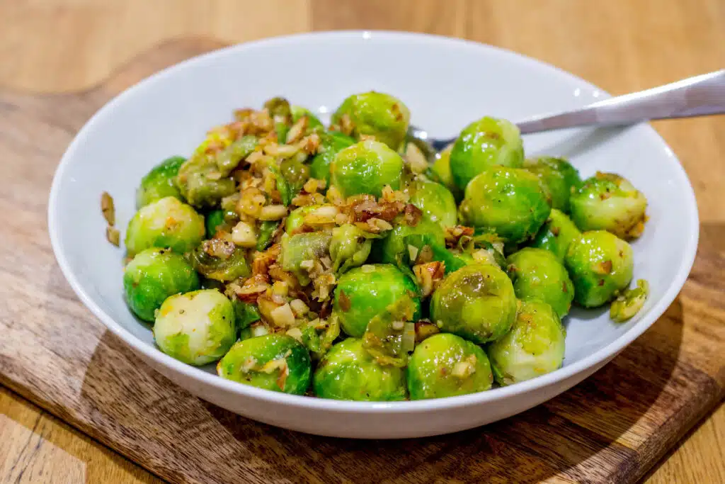 Rosenkål med mandler og appelsin