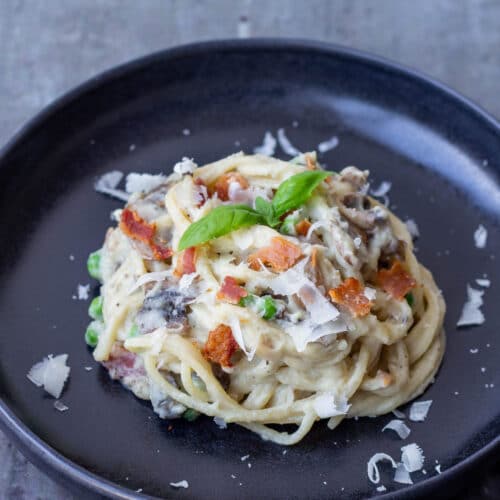 Cremet pastaret med blomkålssauce og svampe | Et sundere alternativ