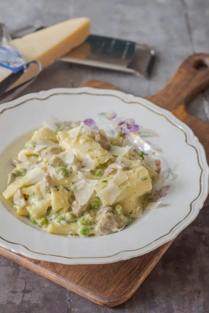 Cremet one pot pasta med squash champignon og ærter