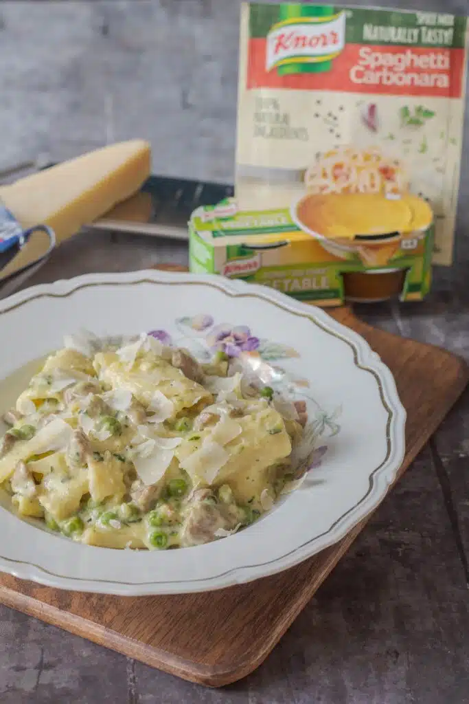 Cremet one pot pasta med squash champignon og ærter